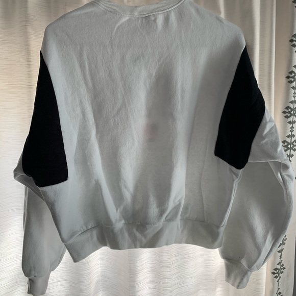 H&M NYC Sweatshirt - Picture 2 of 2